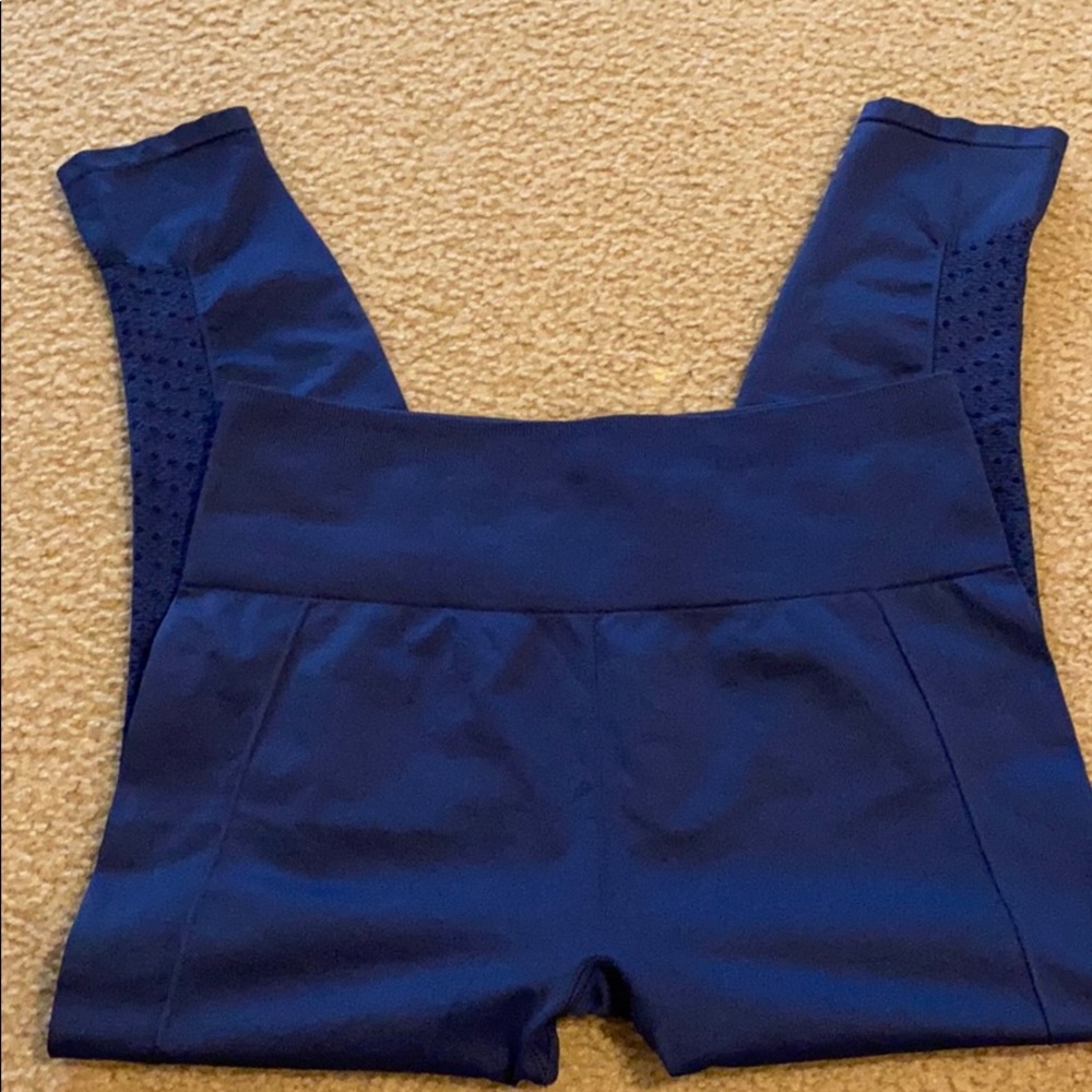 Sync high waisted perforated 7/8 leggings